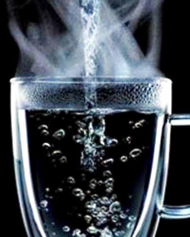 side effects of drinking hot water too frequently in hindi रोजाना