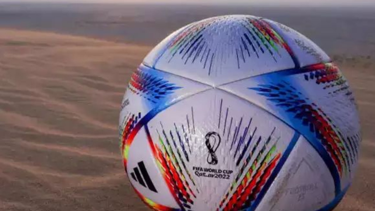 FIFA World Cup 2022: फुटबॉल के खेल के नियम क्या है? जानिए येलो और रेड कार्ड का मतलब