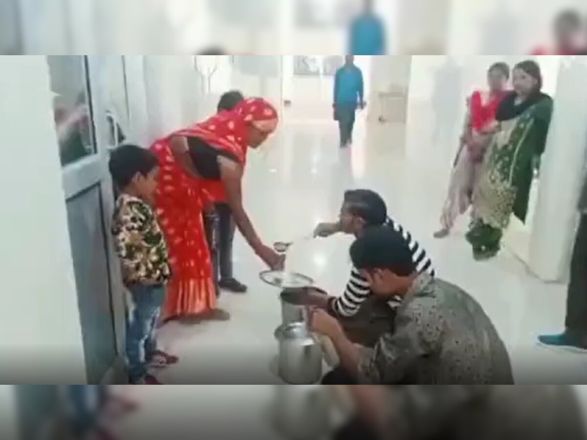 कानपुर देहात: जिस मरीज के पास होगा अपना बर्तन उसी को मिलेगा खाना, जिला अस्पताल की अव्यवस्थाओं का वीडियो वायरल