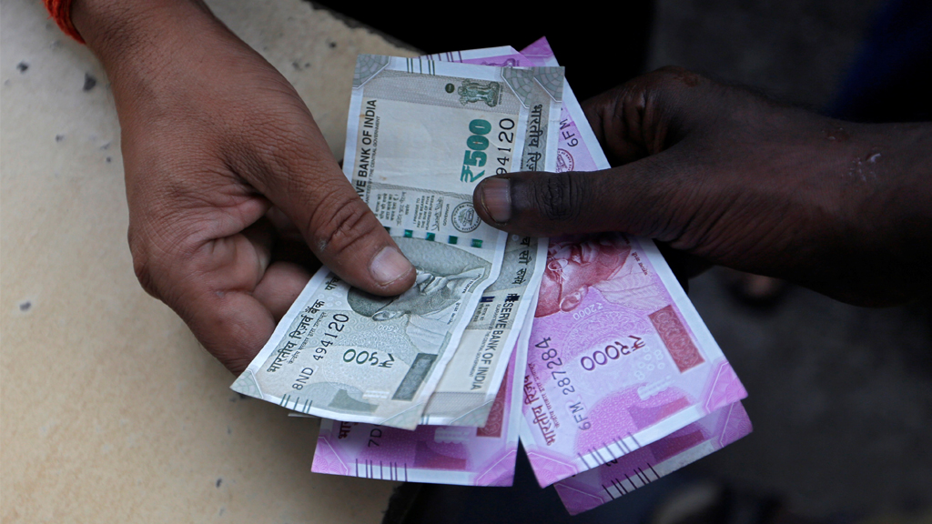PF Balance Scam Man Lose Lakhs Rupees In Scam How To Check Pf Balance pf-balance-scam-man-lose-lakhs-rupees-in-scam-how-to-check-pf-balance