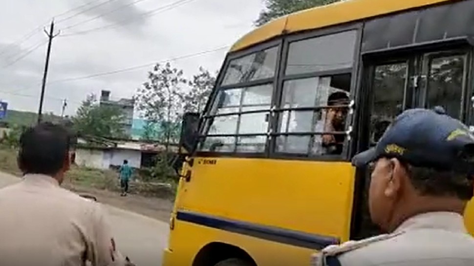 Sagar News Police Arrested Driver Anwar molestation cases with student ...