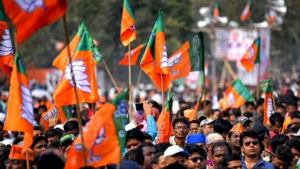 Gujarat Election में बीजेपी का बड़ा एक्शन, ‘धोखा’ देने वाले अपने 12 नेताओं के खिलाफ की ये कार्रवाई