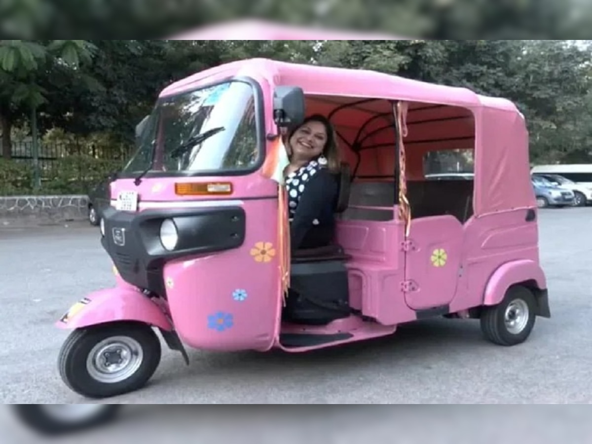 american women diplomats in india driving auto rickshaws on roads of ...
