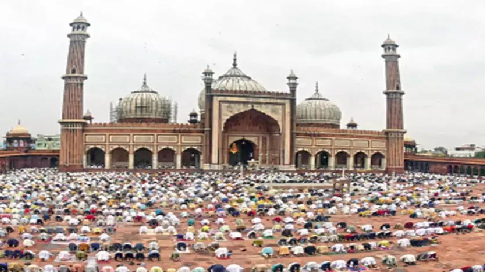 Jama Masjid: ଜାମା ମସଜିଦକୁ ଯୁବତୀଙ୍କ ପ୍ରବେଶ ଉପରେ କଟକଣା, ତେଜୁଛି ବିବାଦ Jama Masjid: ଜାମା ମସଜିଦକୁ ଯୁବତୀଙ୍କ ପ୍ରବେଶ ଉପରେ କଟକଣା, ତେଜୁଛି ବିବାଦ