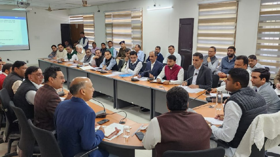 पानी की सप्लाई किए बगैर गांव वालों को बिल कैसे भेज दिया, दुष्यंत चौटाला बोले-तुरंत वापस लो