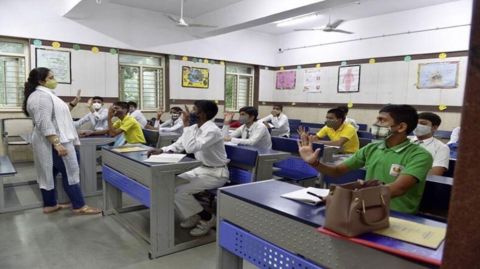 Delhi School Classroom Scam: विजिलेंस रिपोर्ट में 1300 करोड़ के घोटाले का दावा, की गई जांच की सिफारिश