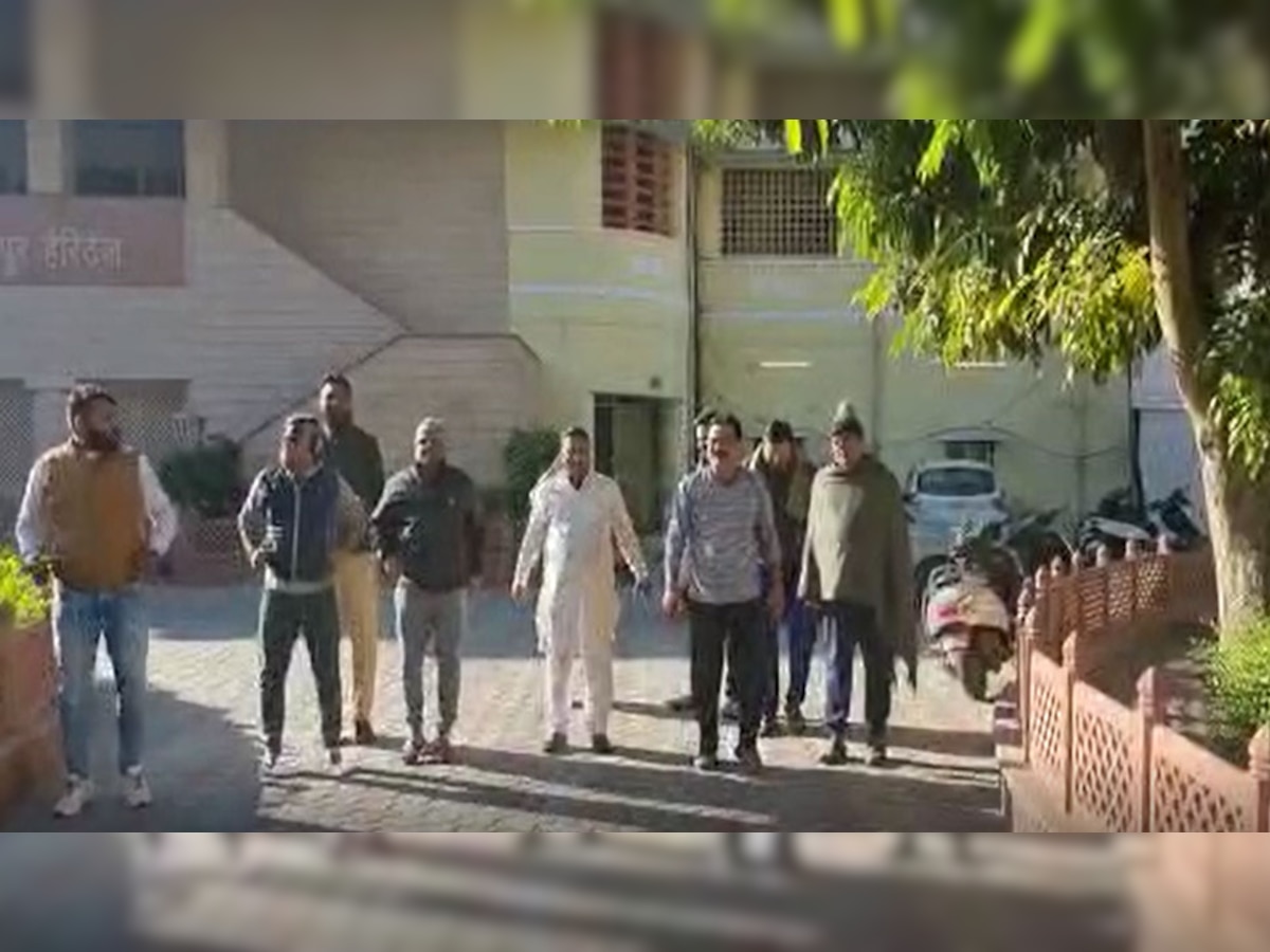 जयपुर नगर निगम हैरिटेज: दो साल से कमेटियों का गठन नहीं होने से निर्दलीय कांग्रेस पार्षद बैठे धरने पर 