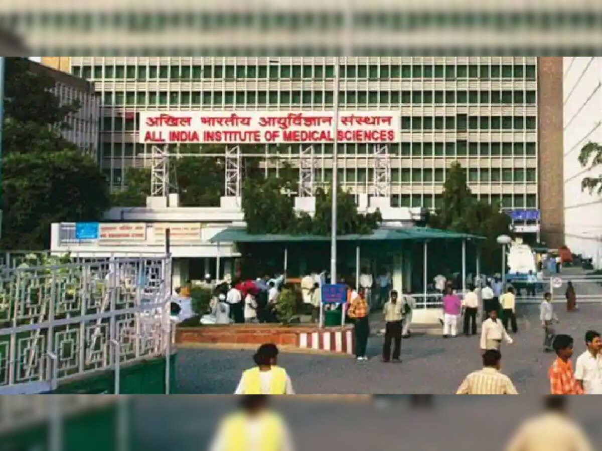 Delhi AIIMS: 48 घंटे से एम्स का सर्वर डाउन, सभी ऑनलाइन काम ठप, काउंटर पर लगी मरीजों की लाइन