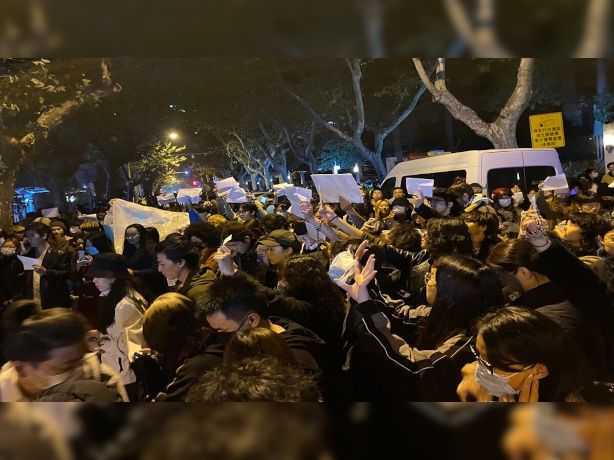 Mass protests in China: Xi Jinpingଙ୍କ ବିରୁଦ୍ଧରେ ଏକାଠି ହେଲେ ଜନତା, ୧୦ ଜଣଙ୍କ ମୃତ୍ୟୁ ପରେ ବ୍ୟାପିଲା ନିଆଁ