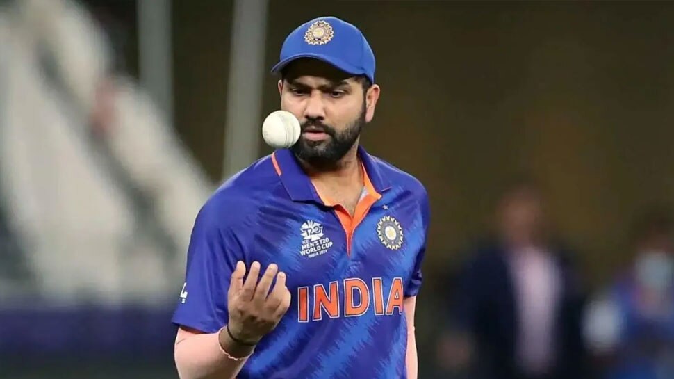 Rohit Sharma: कप्तान रोहित के इस फैसले पर भड़क उठा ये दिग्गज, न्यूजीलैंड के खिलाफ वनडे में मिली हार के बाद उठाए सवाल