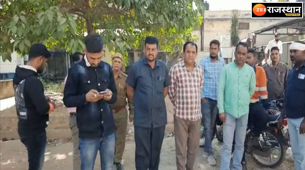 Kishangarh: वैन और मिनी ट्रक में आमने-सामने की भिड़ंत, 5 बच्चे घायल Kishangarh: वैन और मिनी ट्रक में आमने-सामने की भिड़ंत, 5 बच्चे घायल