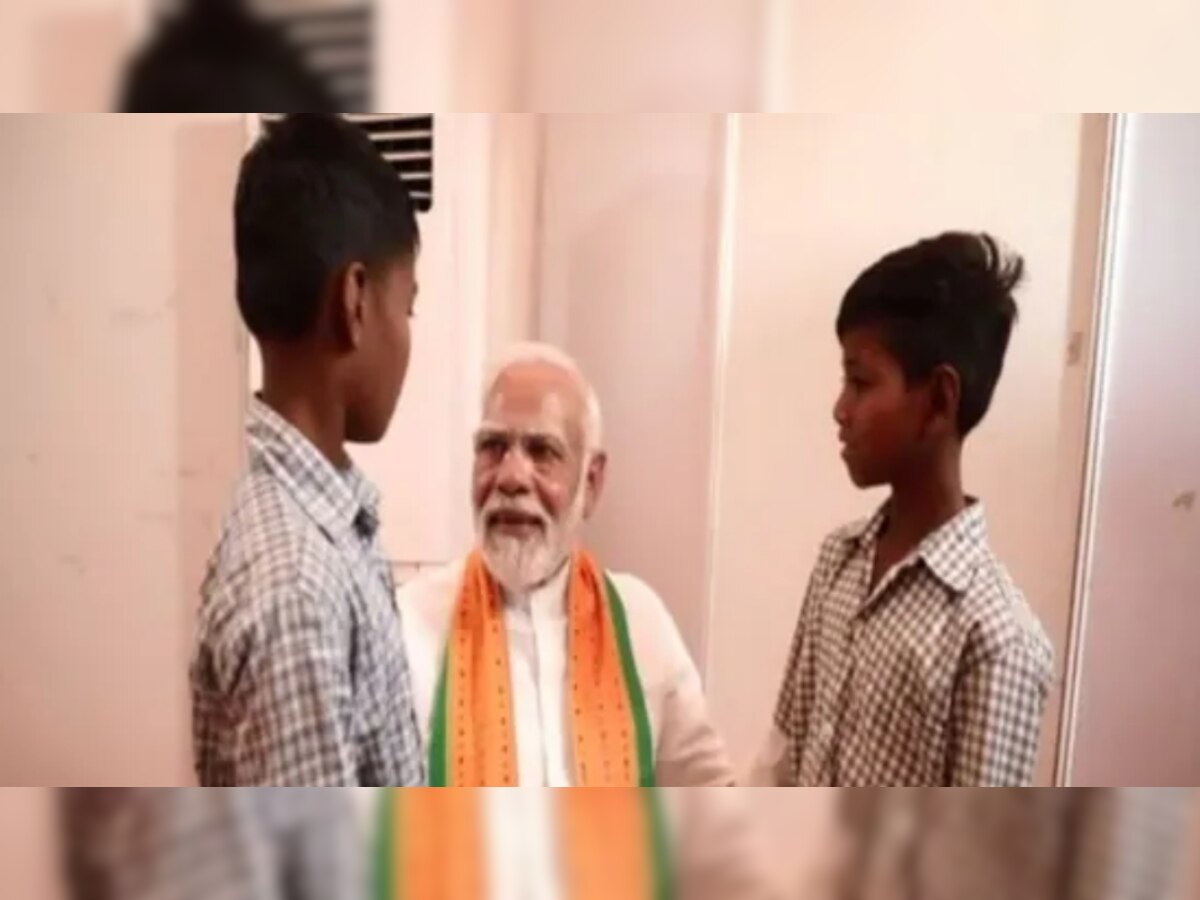 PM Modi Meets Tribal Brothers: कौन हैं बचपन में पैरेंट्स को खोने वाले अवि और जय, जिनसे मिलने के लिए रैली में देर से पहुंचे PM मोदी