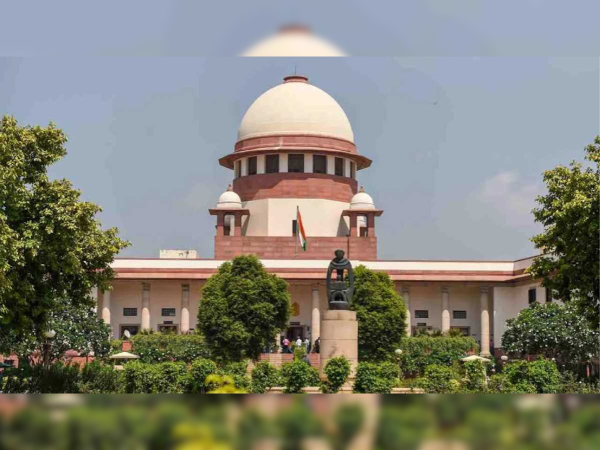 Supreme Court: 'छठी से 12वीं क्लास तक की छात्रों को मुफ़्त दिया जाए सैनिटरी पैड'; सुप्रीम कोर्ट में अर्ज़ी दायर