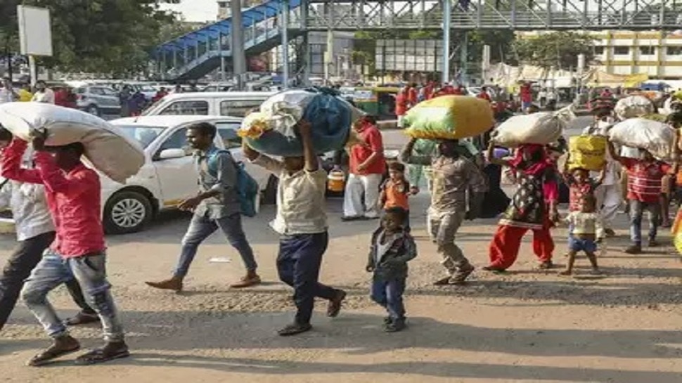 Bihar Migrant Labour fighting the battle of food and honor from decades |  दशकों से 'दो वक्त की रोटी और मान-सम्मान' की जंग लड़ता रहा बिहार का प्रवासी  मजदूर | Hindi News,