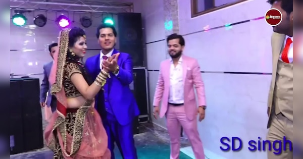 Romantic Viral Dance Of Devar Bhabhi Infront Of Dulha Watch What Happened देवर भाभी का