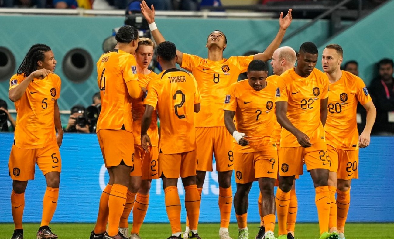 FIFA World Cup 2022: नॉकआउट दौर की दहलीज पर खड़ा नीदरलैंड्स, कहीं खेल न बिगाड़ दे कतर FIFA World Cup 2022: नॉकआउट दौर की दहलीज पर खड़ा नीदरलैंड्स, कहीं खेल न बिगाड़ दे कतर