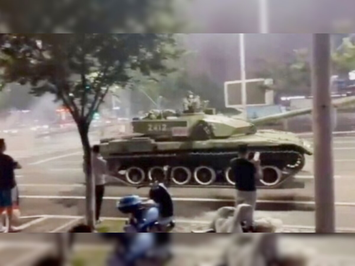 China की सड़कों पर उतरे टैंक, क्या दोहराया जाएगा 33 साल पुराना नरसंहार?