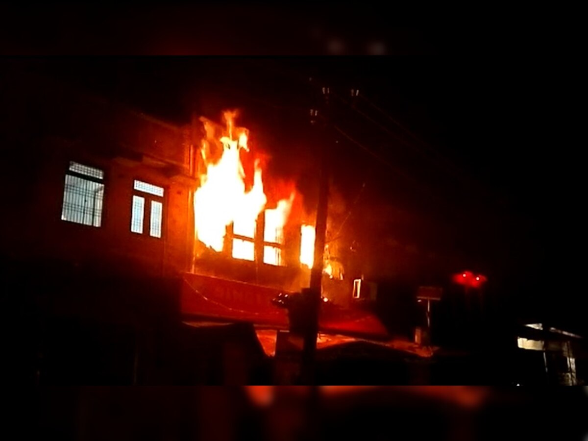 फिरोजाबाद में भीषण अग्निकांड : आग से एक ही परिवार के 6 लोगों की मौत, सीएम योगी ने जताया दुख