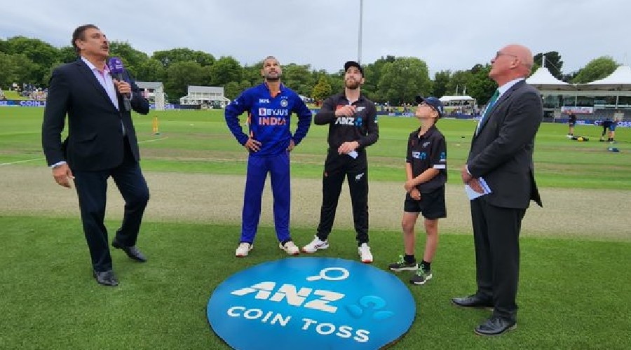 IND vs NZ, 3rd ODI: लगातार तीसरे मैच में टॉस हारे शिखर धवन, संजू सैमसन को आखिरी मैच में भी नहीं मिला मौका