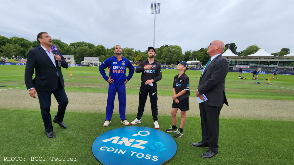 Ind Vs NZ ODI: तीसरी मैच भी बारिश के चलते रद्द, न्यूजीलैंड ने 1-0 से जीती सीरीज़ Ind Vs NZ ODI: तीसरी मैच भी बारिश के चलते रद्द, न्यूजीलैंड ने 1-0 से जीती सीरीज़