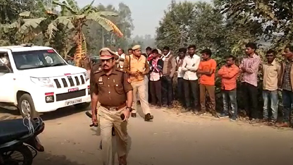 पीलीभीत के घर में मिली पिता और बेटा-बेटी की लाश, भूत-प्रेत की कहानी से हैरान पुलिस