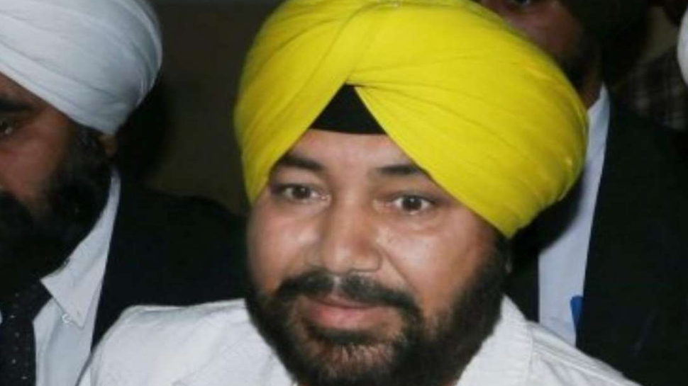 Daler Mehndi की बढ़ी मुश्किलें; सील हुआ झील के पास बना फार्म हाउस Daler Mehndi की बढ़ी मुश्किलें; सील हुआ झील के पास बना फार्म हाउस