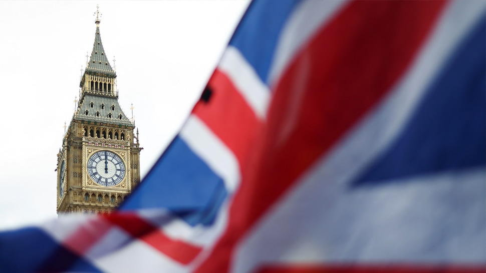 Britain: ब्रिटेन में कम हो रहे ईसाई, बढ़ रही मुस्लिमों की आबादी, हिंदुओं का ये है हाल