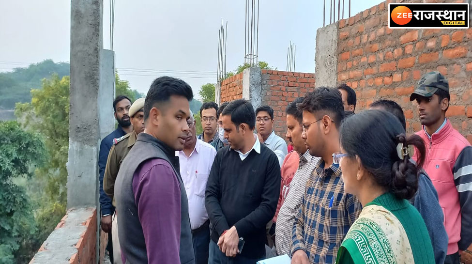 जिला कलेक्टर का औचक निरीक्षण,अस्पताल परिसर में चल रहे निर्माण कार्यों का लिया जायजा