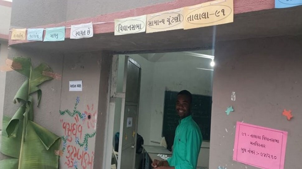 Gujarat Election 2022: गुजरात चुनाव में अफ्रीकन एंट्री, वोट डालने की बेकरारी में मचा धमाल