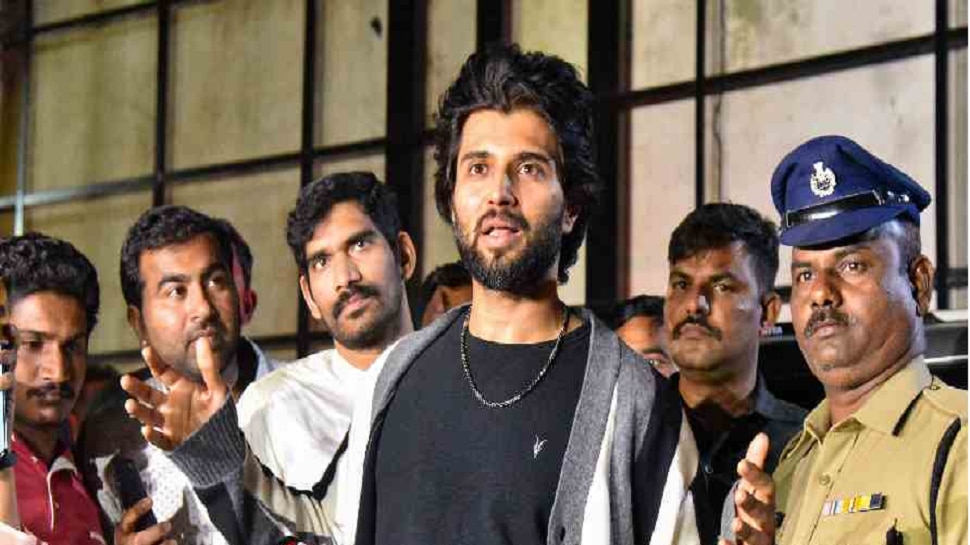 Vijay Devarakonda से ED ने की 9 घंटे तक पूछताछ, एक्टर ने कहा- 'फैंस के प्यार का असर'