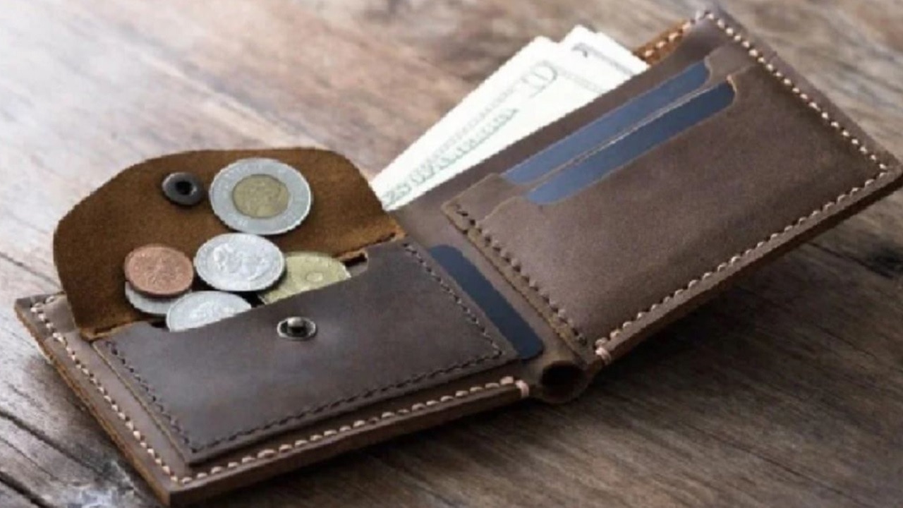 5 Wallet/Purse Colors That Can Enhance Your Financial Luck - Astroyogi.com