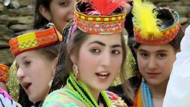 Burusho Women Of Hunza Valley Look Young In 80 years of Age see images |  Burusho People: रहस्यमयी समुदाय! यहां 80 की उम्र में भी महिलाएं दिखती हैं  जवान, ये है सेहत का राज | Hindi News,