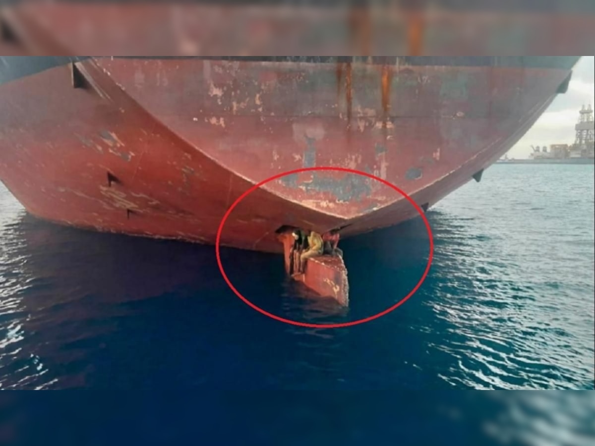 Viral News: जहाज में बिना चवन्नी खर्च किए 3200 किमी के खौफनाक सफर पर निकले तीन लोग और फिर...