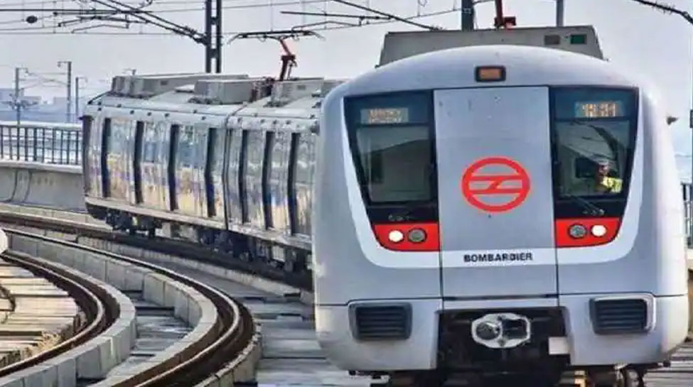 Metro: दिल्ली मेट्रो में सफर करने वालों के लिए आई बड़ी जानकारी, अब यात्री डिब्बों के साथ होगा कुछ ऐसा