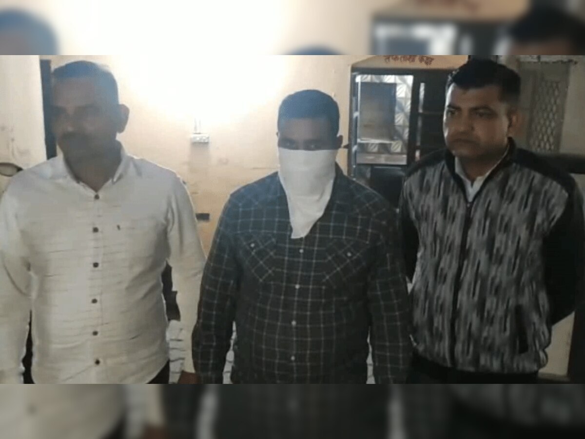 जुर्माना माफ करने की एवज में 6 हजार रुपये की रिश्वत लेते हुए बिजली विभाग का कर्मचारी रंगे हाथों गिरफ्तार 
