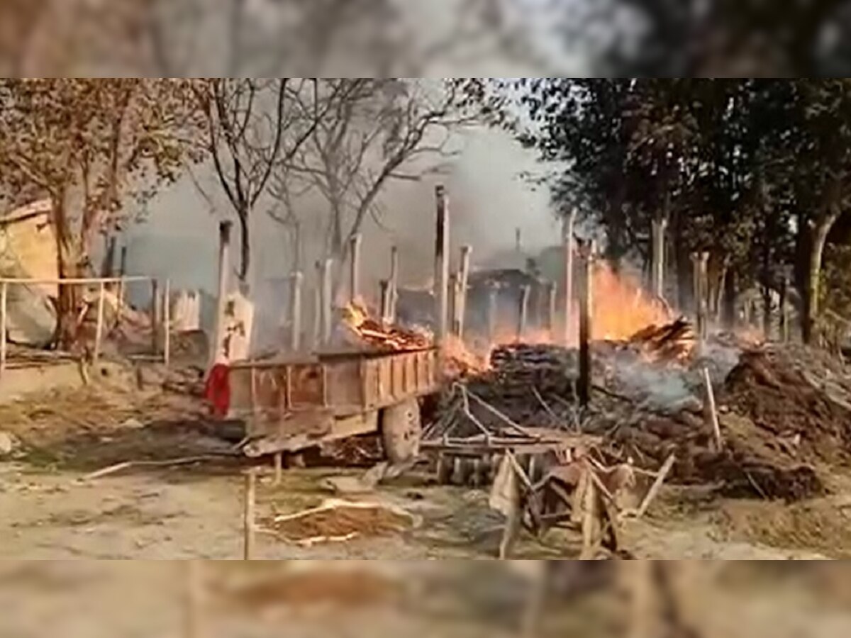 भागलपुर में आंखों के सामने जलता रहा आशियाना, शॉर्ट सर्किट से 50 घरों में लगी आग