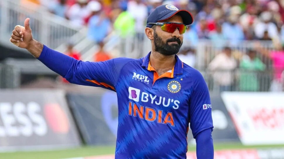 IND vs BAN: दिनेश कार्तिक ने टीम इंडिया की प्लेइंग 11 पर दिया चौंकाने वाला बयान, इस धाकड़ खिलाड़ी को किया बाहर