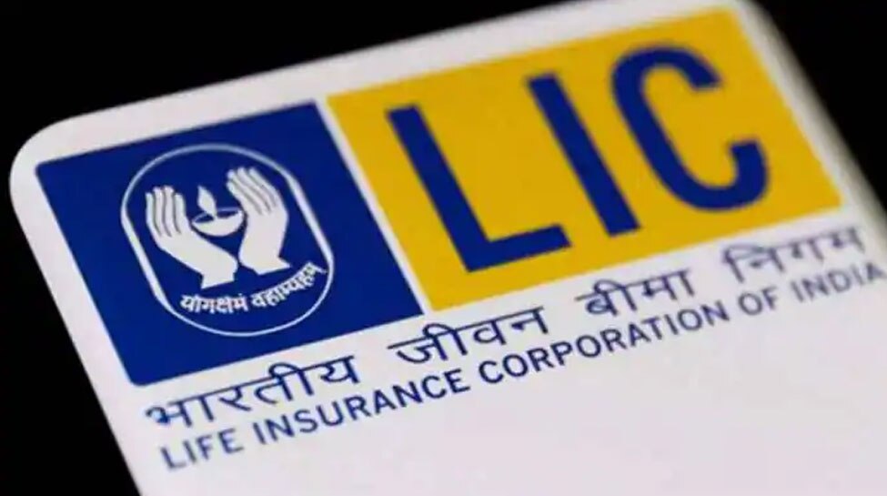 LIC Policy: एलआईसी की पॉलिसी लेने वालों की हो गई मौज, मोबाइल से कर पाएंगे ये काम
