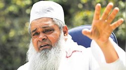 औरतों और हिंदुओं के खिलाफ बयानबाजी पड़ी भारी, अजमल को मांगनी पड़ी माफी