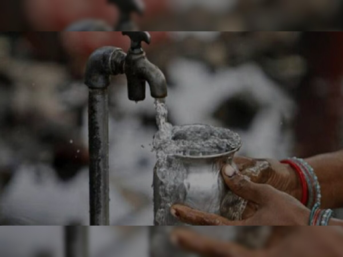 राज्य के कई घरों में नहीं पहुंच रहा पीने का पानी, सरकार कर रही गंगाजल पहुंचाने का दावा