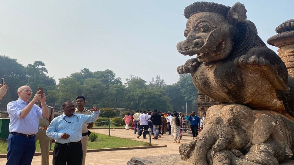 କୋଣାର୍କର କାରୁକାର୍ଯ୍ୟକୁ ପ୍ରଂଶସା