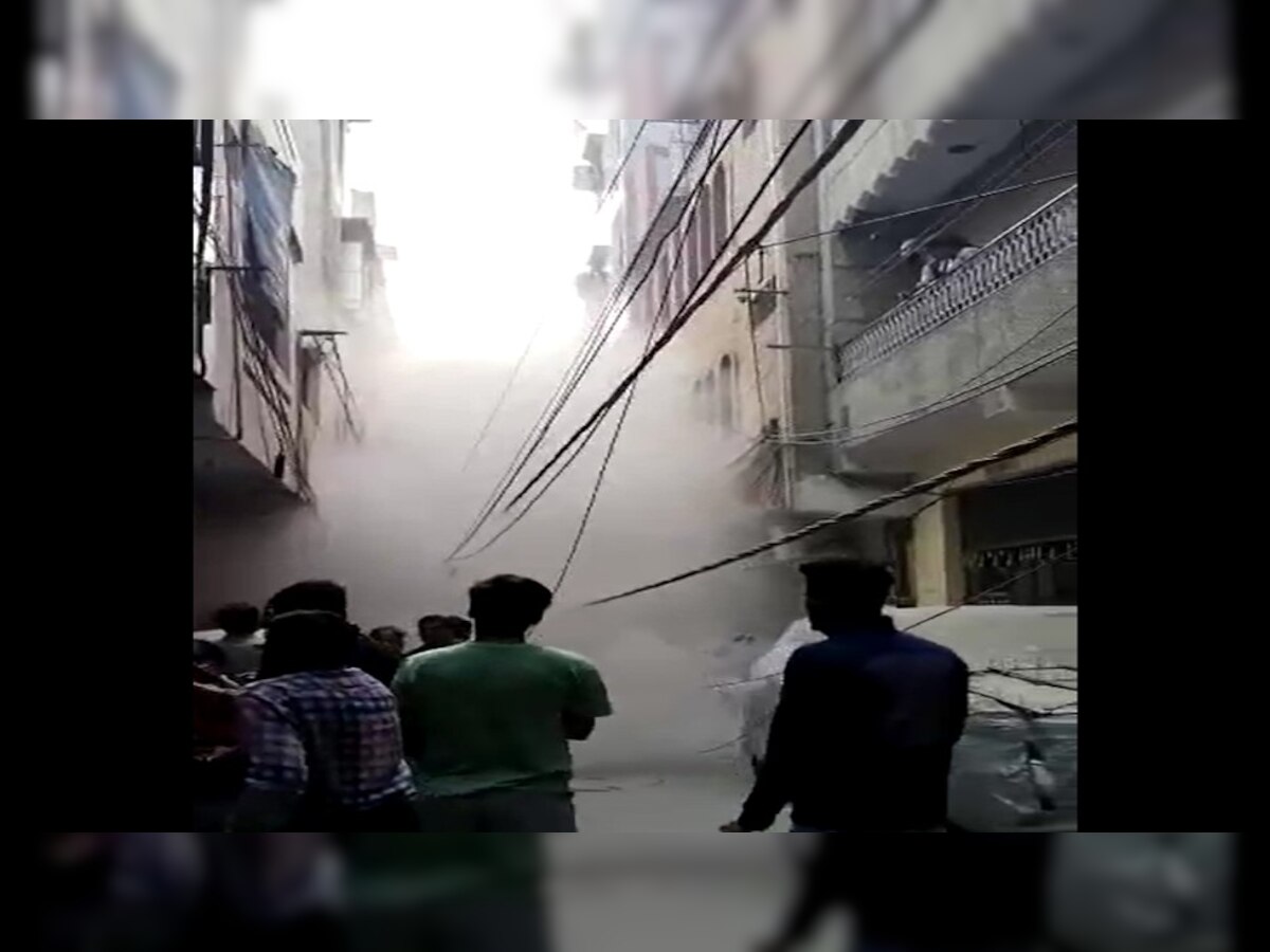 Delhi Building Collapse: दिल्ली में 4 मंजिला इमारत ढही, MCD ने पहले ही जारी किया था नोटिस