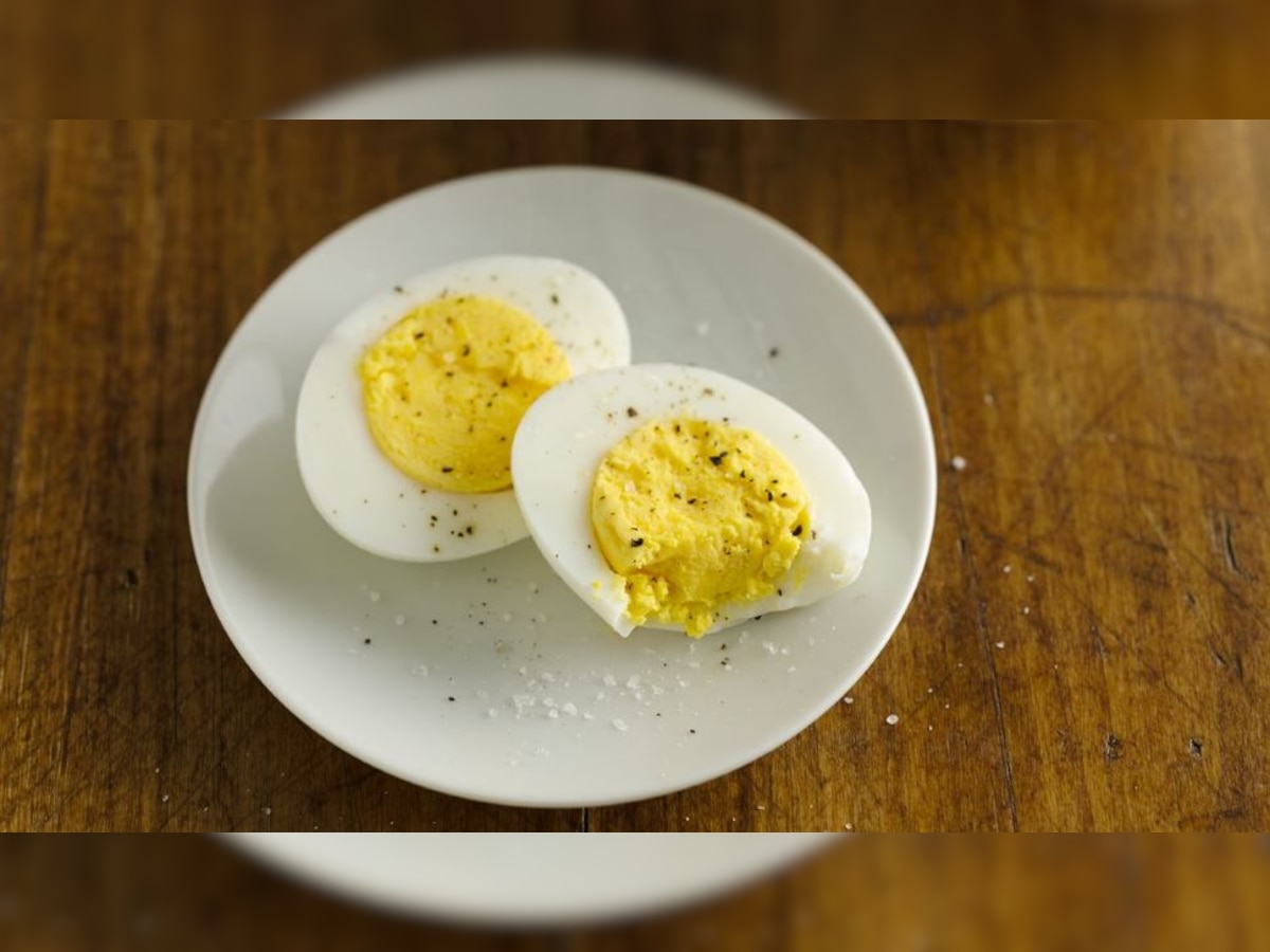 Boiled Eggs: सर्दियों में जरूर खाएं उबला अंडा, सेहत को मिलेंगे जादुई फायदे