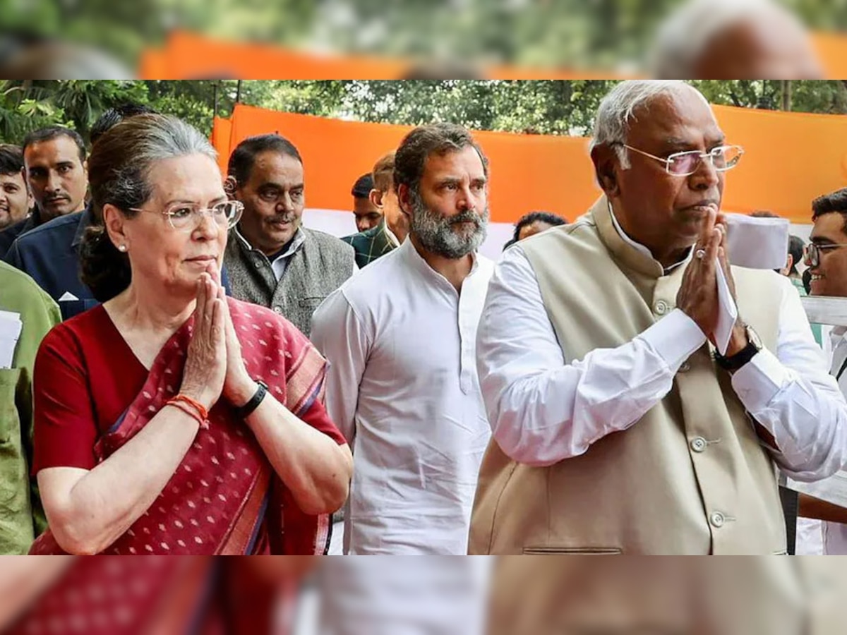 Congress News: कांग्रेस अध्यक्ष बनने के बाद मल्लिकार्जुन खरगे एक्शन में, राजस्थान, छत्तीसगढ़ और हरियाणा में बदले प्रभारी; इन नेताओं को मिली कमान