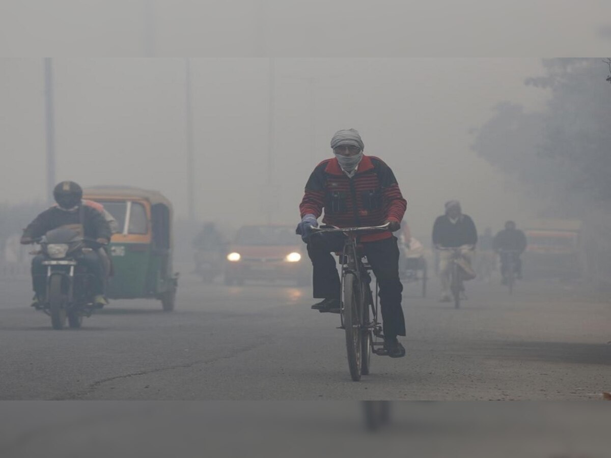  Weather Update: दिल्ली में प्रदूषण के कारण छाई धुंध, बिहार में शुष्क मौसम ने बढ़ाई ठंड