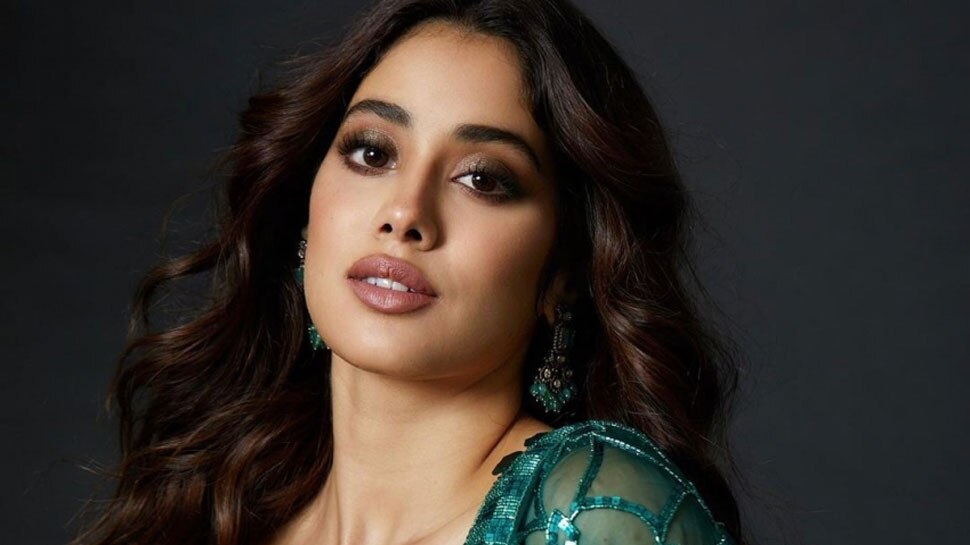Janhvi Kapoor Trolled: न कपड़े और न फिल्में, अब इस बात पर ट्रोल हुईं श्रीदेवी की लाडली! वीडियो देख लोग बोले- पी रखी है...