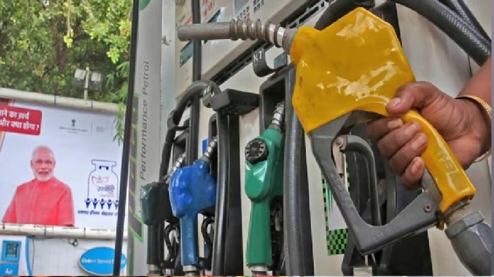 Petrol-Diesel Rate: गाड़ी की टंकी फुल कराने से पहले चेक करें आज के ताजा रेट, जानें यूपी के प्रमुख शहरों में क्या भाव मिल रहा तेल