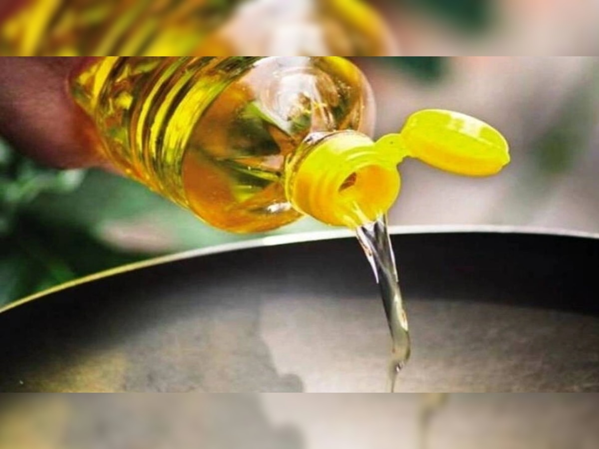 Refined Oil Side Effects: अच्छी सेहत चाहते हैं तो अपनी किचन से आज ही हटा दें ये 6 तेल, कैंसर समेत इन बीमारियों की बनते हैं वजह