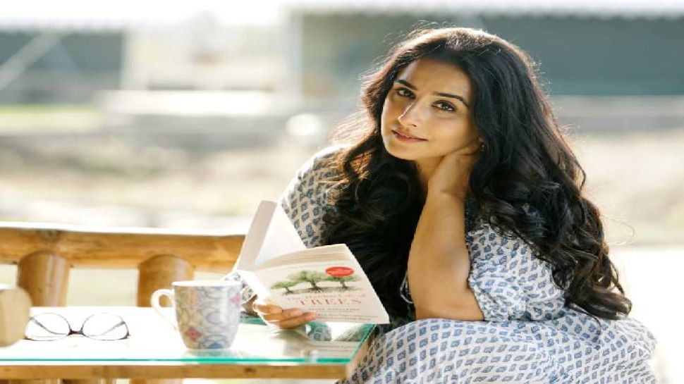 hair care tips consuming these nuts daily is good for hair growth vidya balan hair care tips| Hair Care Tips: रोजाना इन नट्स का जरूर करें सेवन, Vidya Balan जैसे लंबे होंगे hair care tips consuming these nuts daily is good for hair growth vidya balan hair care tips| Hair Care Tips: रोजाना इन नट्स का जरूर करें सेवन, Vidya Balan जैसे लंबे होंगे