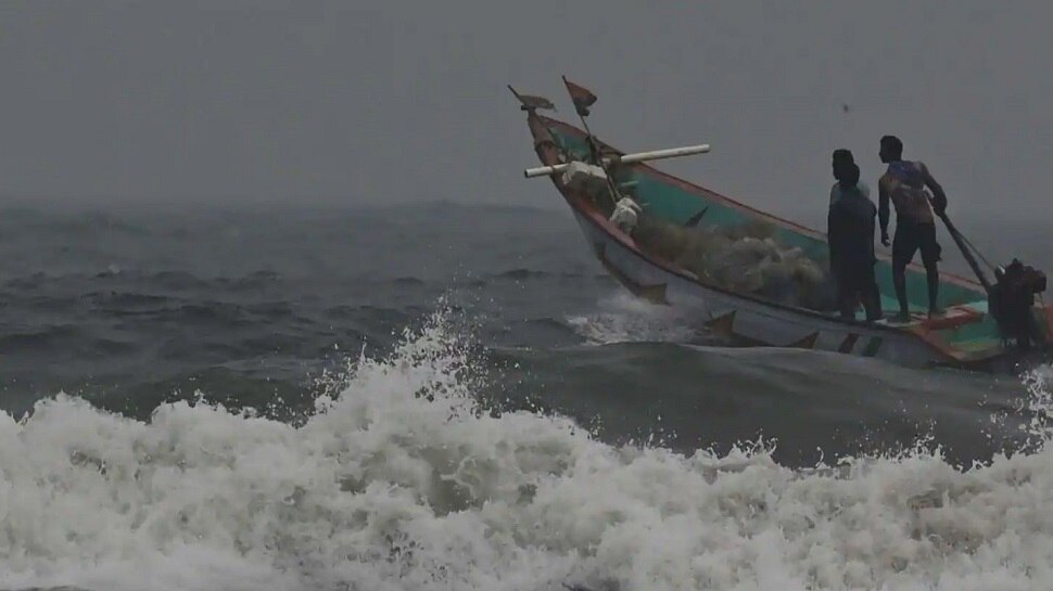 Cyclone Mandous Update Rain Fall Alert For Tamilnadu Andhra Pradesh And ...